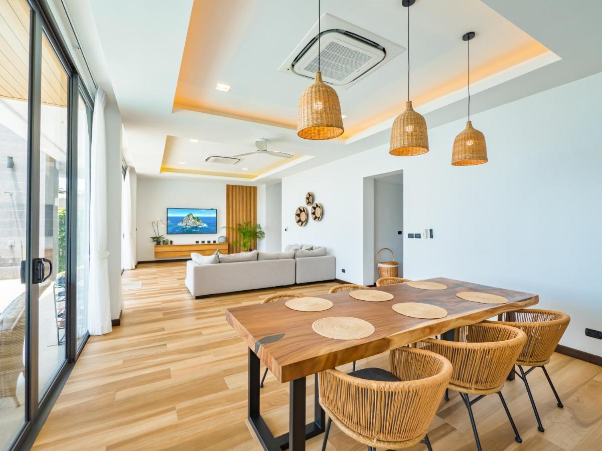 Villa Costa Luxury Sea View 4bdr *